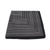 Černo-bílý šátek s kulatou sponou